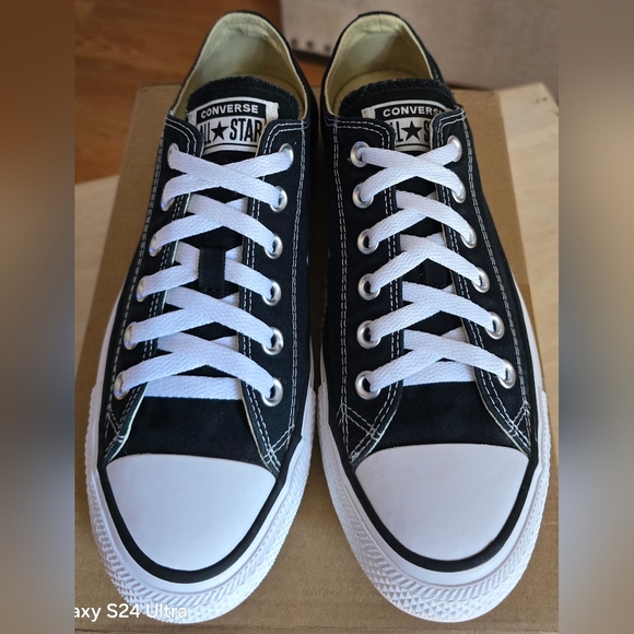Converse Chuck Taylor All Star Black Unisex Low Top Shoes, Sz 7 Men's/9 Women's - Picture 2 of 8
